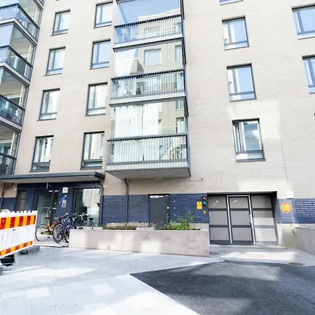 Convenient 1 Bedroom In Apartment *