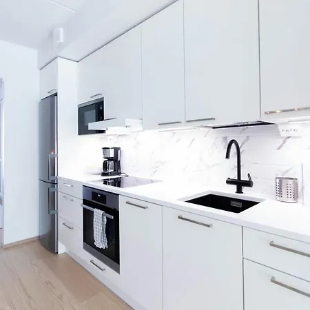 Convenient 1 Bedroom In *